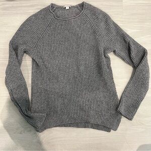 Gap Grey‎ Heavy Knit Sweater in Size Small